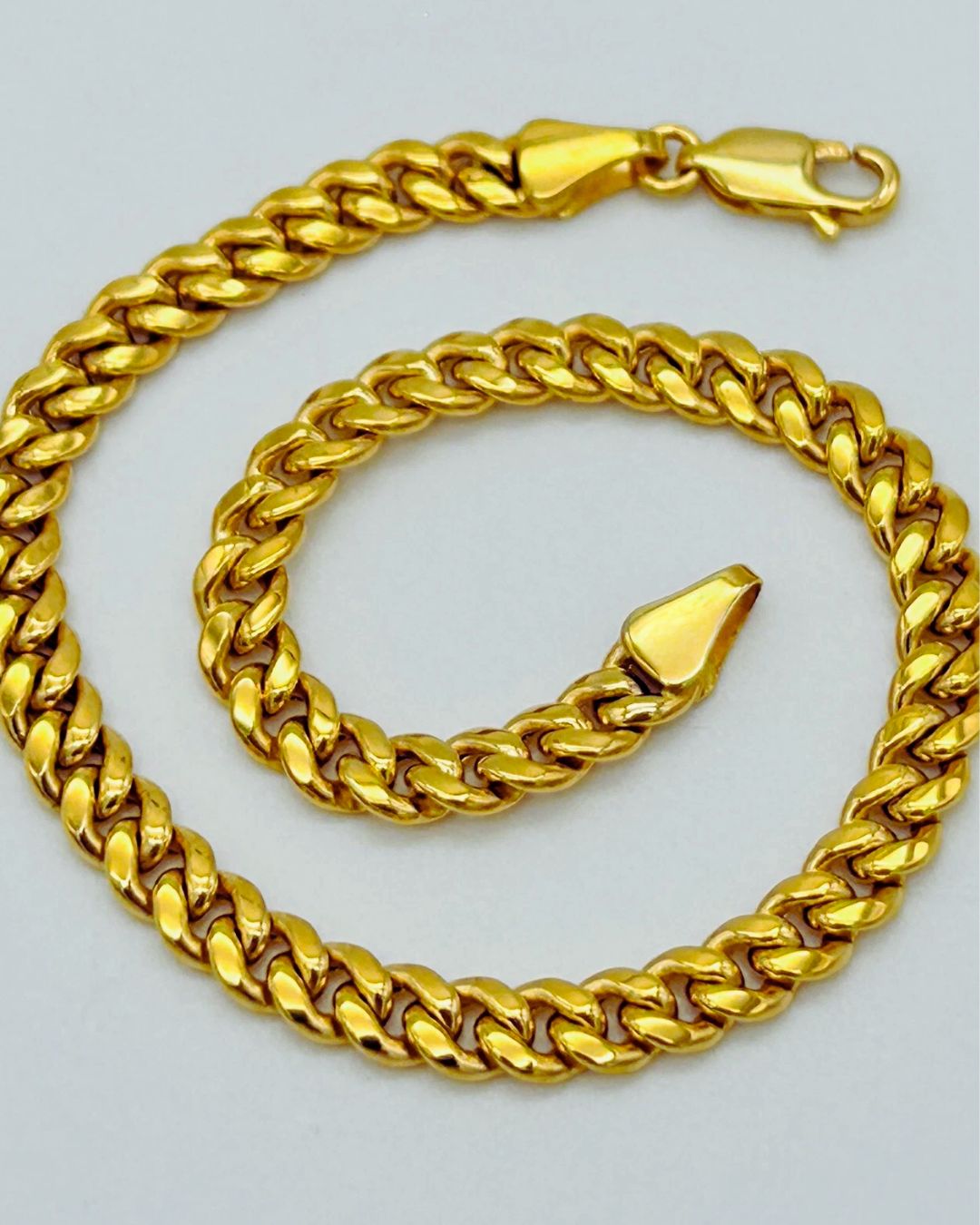 Curb Link 6L Gold Chains & Bracelets in Yellow & White Gold